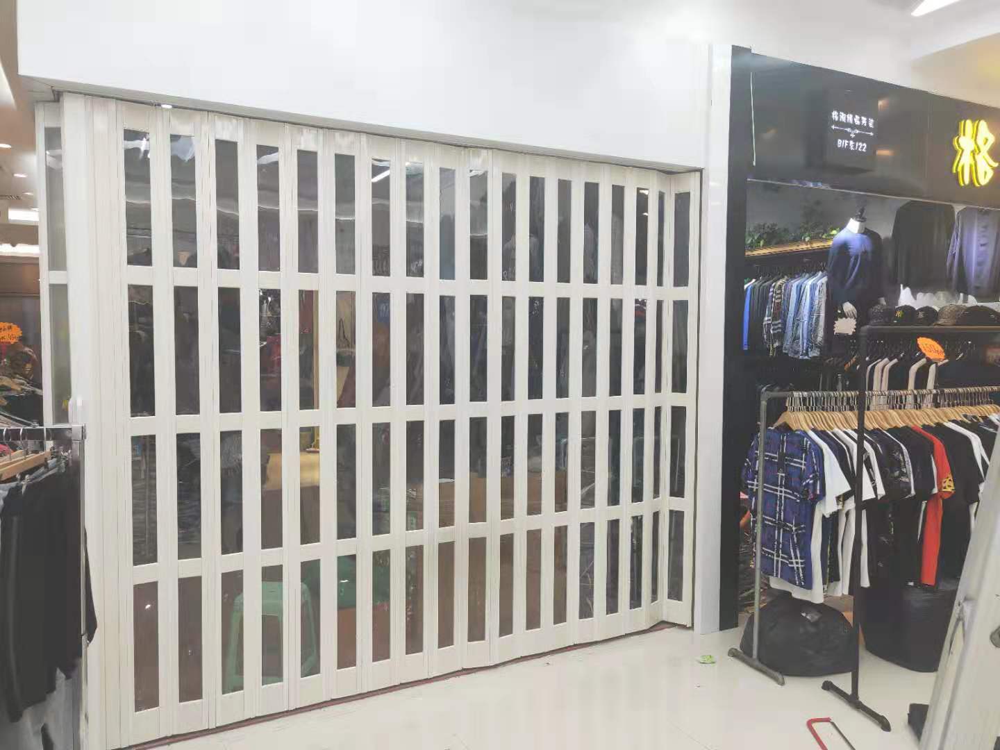 商場(chǎng)折疊門